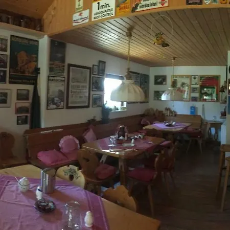 Bed and breakfast The Place After The Race Müllenbach